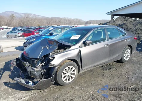 2015 Toyota Camry Le z USA, uszkodzony, nr VIN 4T4BF1FK7FR462452